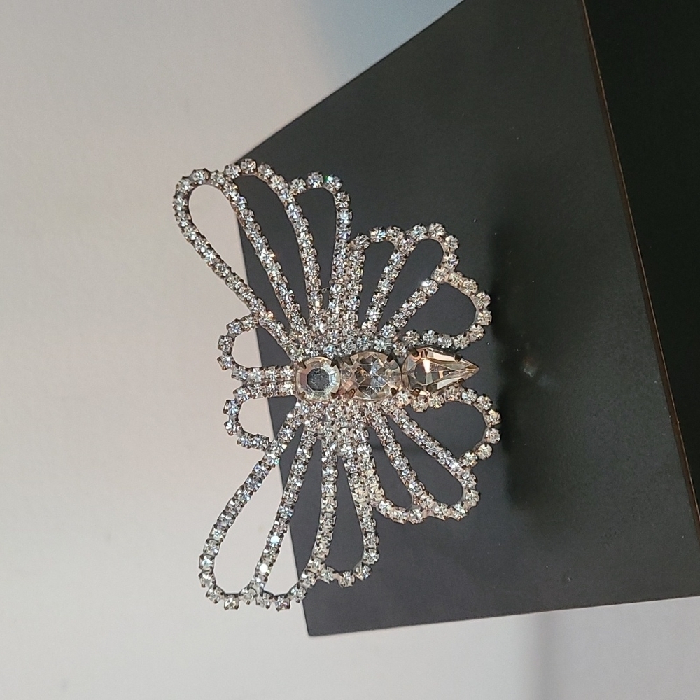 Vintage Rhinestones Butterfly 🦋 Brooch
